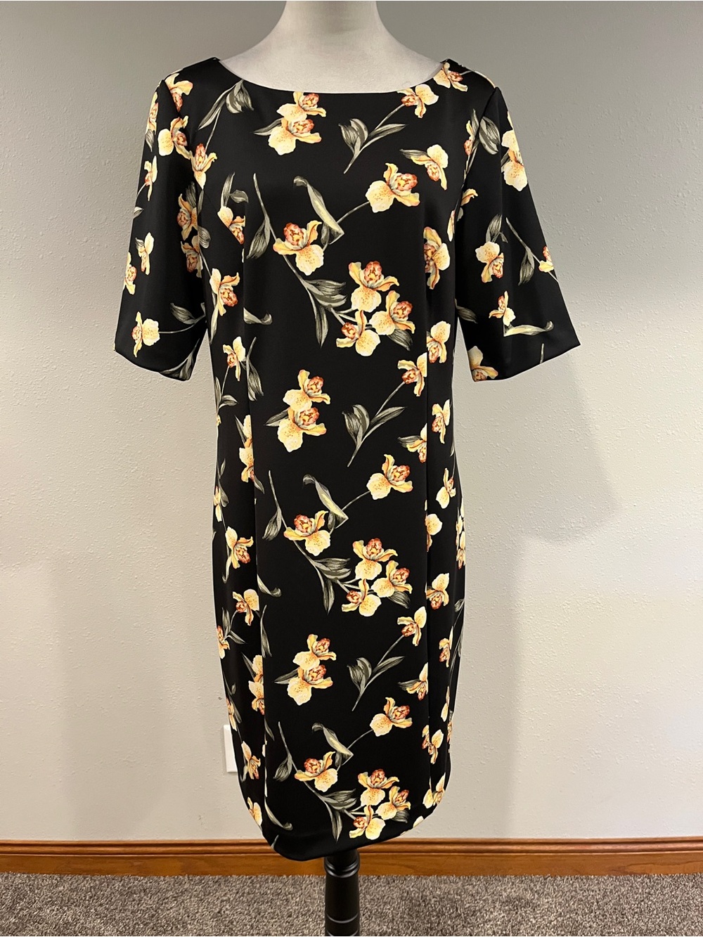White House Black Market Floral Sheath Dress size 14